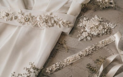Apliques y Fajas para Novias: Transforma tu Vestido Nupcial con Diseño Personalizado